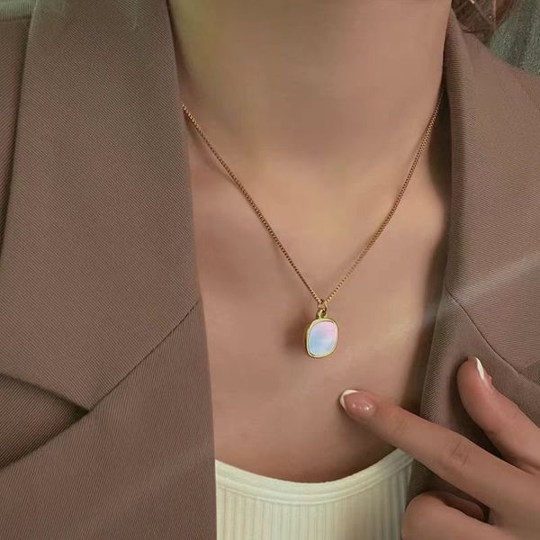 Necklaces Designer Women 14k Gold Plated Mother of Pearl Shell Pendant Necklace Cute Round Pendant Necklaces for Women Girls Bijoux Luxe
Necklaces Designer Women 14k Gold Plated Mother of Pearl Shell Pendant Necklace Cute Round Pendant Necklaces for Women Girls Bijoux Luxe