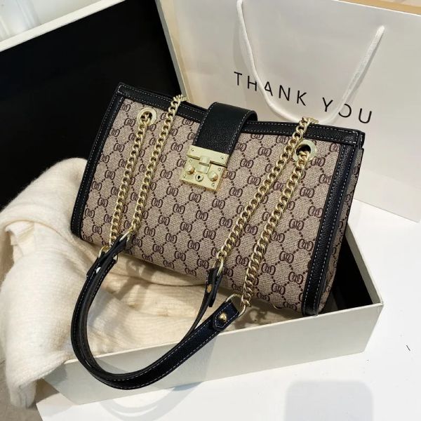 Free shipping 2025Shoulder Bag Luxury Bag Designer bag new fashionable tote bag premium texture printed large capacity single shoulder underarm bag for womens, Color 3
Free shipping 2025Shoulder Bag Luxury Bag Designer bag new fashionable tote bag premium texture printed large capacity single shoulder underarm bag for womens, Color 3