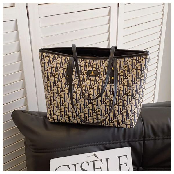 Designer bag Luxury Bag Shoulder Bag Crossbody Purse Designer 2025 New capacity letter printed shoulder bag work and commuting versatile tote bag super fire ootd, #black
Designer bag Luxury Bag Shoulder Bag Crossbody Purse Designer 2025 New capacity letter printed shoulder bag work and commuting versatile tote bag super fire ootd, #black