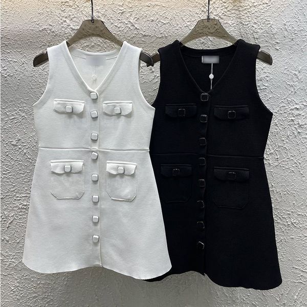 Casual Dresses Designer C Commuter black cotton spliced high waisted shoulder strap solid color dress
Casual Dresses Designer C Commuter black cotton spliced high waisted shoulder strap solid color dress