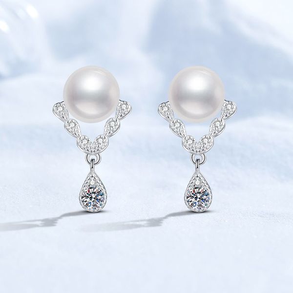 Moissanite Stud Earrings S925 Sterling Silver with Natural Freshwater Pearls, V-Shaped Elegant High-End Earrings for Women, Fashion Jewelry Wholesale
Moissanite Stud Earrings S925 Sterling Silver with Natural Freshwater Pearls, V-Shaped Elegant High-End Earrings for Women, Fashion Jewelry Wholesale