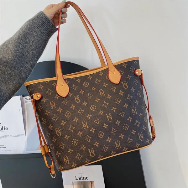 New Design 2025 Trendy Printed Women Tote Bag Large Capacity Versatile Casual Shoulder Bag Commuter Work Shopping Handbag Free Shipping, #coffee
New Design 2025 Trendy Printed Women Tote Bag Large Capacity Versatile Casual Shoulder Bag Commuter Work Shopping Handbag Free Shipping, #coffee