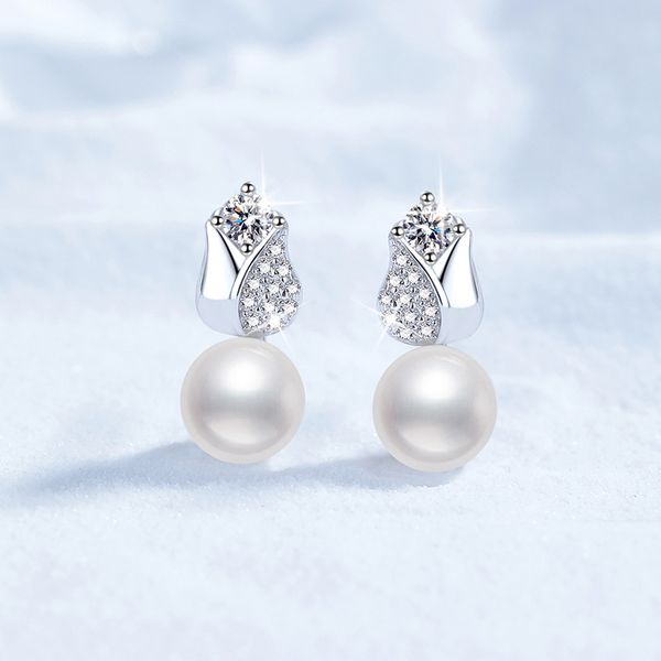 S925 Sterling Silver Earrings, Women's Korean Style Rose Flower Design D-Color 20-Point Moissanite Studs, Freshwater Pearl Earrings, High-End Fashion Studs
S925 Sterling Silver Earrings, Women's Korean Style Rose Flower Design D-Color 20-Point Moissanite Studs, Freshwater Pearl Earrings, High-End Fashion Studs