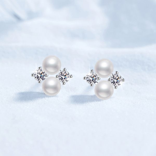 S925 Sterling Silver Stud Earrings, Freshwater Pearl Clover Leaf Moissanite Earrings, D-Color 80-Point Moissanite, Fashion Earrings for Women
S925 Sterling Silver Stud Earrings, Freshwater Pearl Clover Leaf Moissanite Earrings, D-Color 80-Point Moissanite, Fashion Earrings for Women