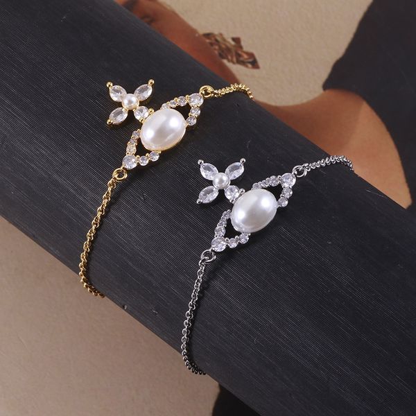 Shiny Jewelry with Inlaid Dias, Cross Flower Pearl Embellishments, Unique Planet Simple Elegant Bracelet