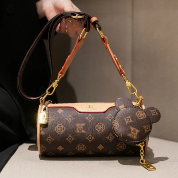 Designer bagNew Vintage Shoulder Bag Women Stylish Round Barrel Purse Fashion Versatile Crossbody Bag with Print Pattern Elegant Free Shipping Hot, #brown
Designer bagNew Vintage Shoulder Bag Women Stylish Round Barrel Purse Fashion Versatile Crossbody Bag with Print Pattern Elegant Free Shipping Hot, #brown