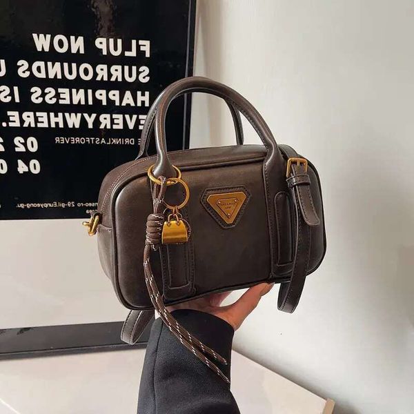 Designer Luxury Bag Bag Free Shipping New Fashionable Commuting Elegant Sand Zipper Bowling Single Shoulder Crossbody For Womens, Color 1 
Designer Luxury Bag Bag Free Shipping New Fashionable Commuting Elegant Sand Zipper Bowling Single Shoulder Crossbody For Womens, Color 1