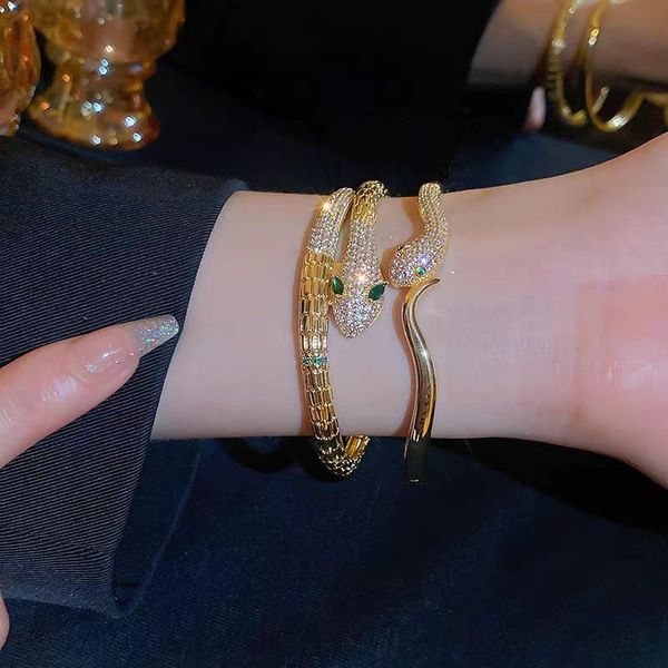 Fengshui Bangle Bracelet Designer Women 14K Gold Zirconia Snake Bracelet Jewelry Women Bring Prosperity Good Fortune Charm Bangle Bijoux Luxe Gift
Fengshui Bangle Bracelet Designer Women 14K Gold Zirconia Snake Bracelet Jewelry Women Bring Prosperity Good Fortune Charm Bangle Bijoux Luxe Gift