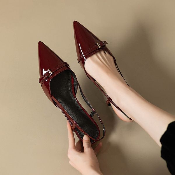 fine heeled womens pointed patent leather new style rear air cool slippers versatile retro 2025 summer french fairy style toe sandals, Red
fine heeled womens pointed patent leather new style rear air cool slippers versatile retro 2025 summer french fairy style toe sandals, Red