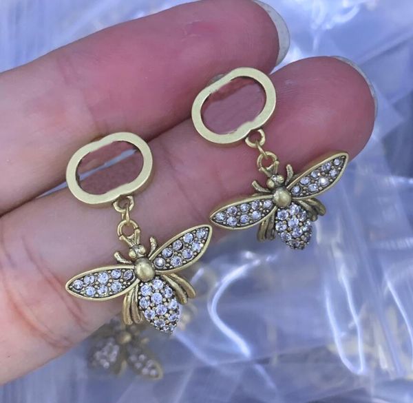 Luxury Pearl Diamond Dangle Letter Earrings for Women Stud Party Crystal 18K Gold Plated Wedding Engagement Lovers Gift Earrings Jewelry with Box
Luxury Pearl Diamond Dangle Letter Earrings for Women Stud Party Crystal 18K Gold Plated Wedding Engagement Lovers Gift Earrings Jewelry with Box