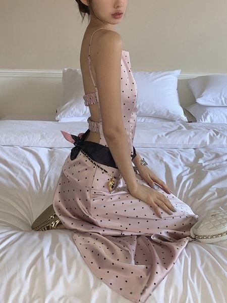 Designer Temperament backless camisole half skirt long skirt two-piece set, Pink
Designer Temperament backless camisole half skirt long skirt two-piece set, Pink