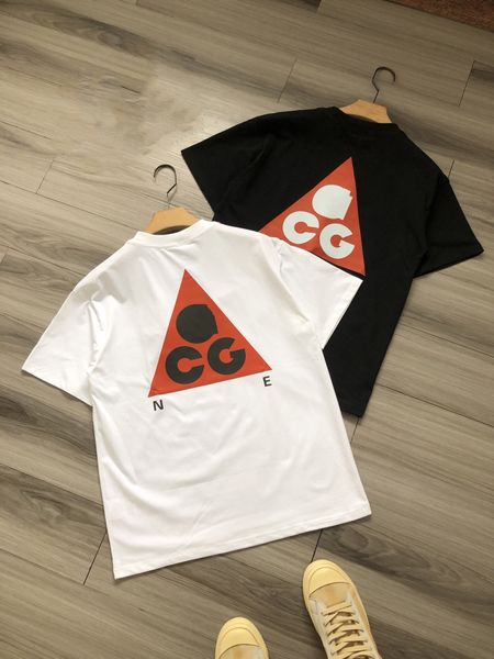 Men' T-Shirts Designer Back triangle letter printed round neck short sleeved T-shirt, White
Men' T-Shirts Designer Back triangle letter printed round neck short sleeved T-shirt, White