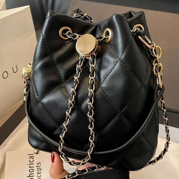 2024 New Women Bag Handbag Crossbody bag Chain Innovative Design Fashion Versatile Natural style Minimalist style Free shipping, Black
2024 New Women Bag Handbag Crossbody bag Chain Innovative Design Fashion Versatile Natural style Minimalist style Free shipping, Black