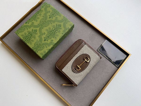 Classic Stylish Ladys Leather Wallet Featuring Robust Metal Clasp and Easy-to-Fold Design, Brown
Classic Stylish Ladys Leather Wallet Featuring Robust Metal Clasp and Easy-to-Fold Design, Brown