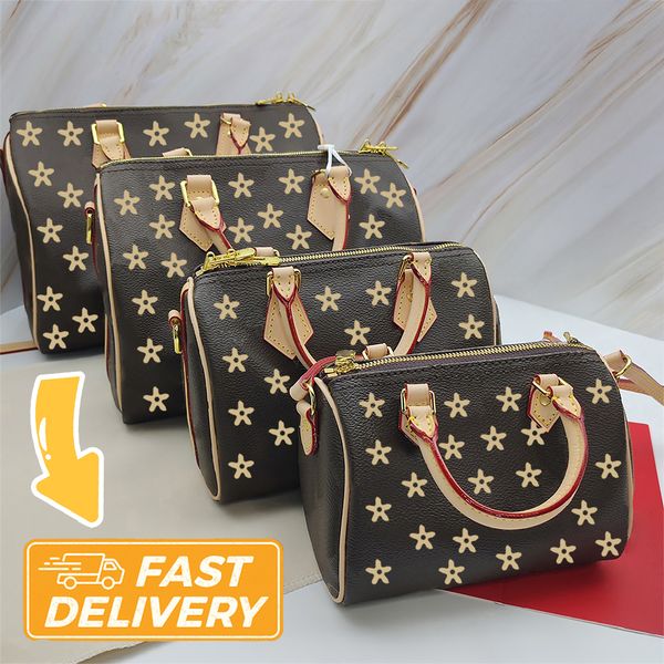 high quality tote bag designer totes bags mini purses designers woman handbag womens tote pillow bag holiday traveling Luxurys designers bags unidex clutch handbag, Classic-16cm
high quality tote bag designer totes bags mini purses designers woman handbag womens tote pillow bag holiday traveling Luxurys designers bags unidex clutch handbag, Classic-16cm