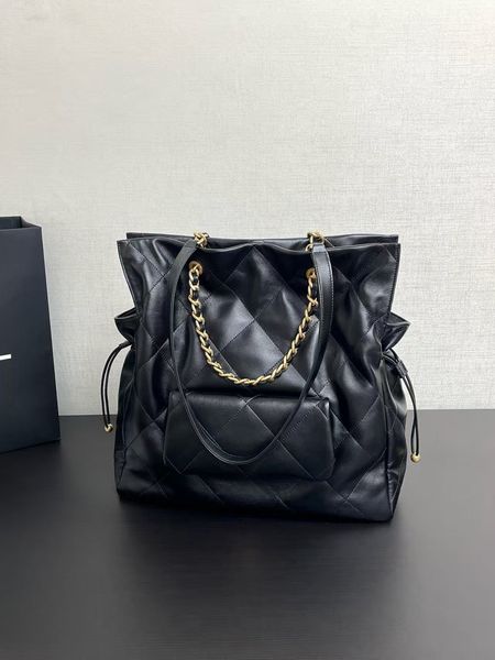 2025 Mirror Quality The new large-capacity tote bag is made of lambskin imported from the original factory messenger bag Underarm bag Real Leather Designer Handbags, A1 
2025 Mirror Quality The new large-capacity tote bag is made of lambskin imported from the original factory messenger bag Underarm bag Real Leather Designer Handbags, A1