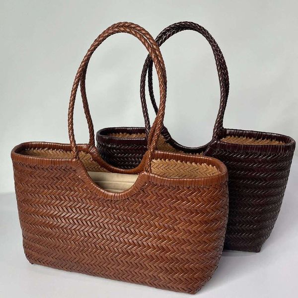 Genuine Leather Hand-Woven Vintage Tote 2025 New Classic Design Cowhide Shoulder Women's Spring Summer French Bucket Bag, Brown
Genuine Leather Hand-Woven Vintage Tote 2025 New Classic Design Cowhide Shoulder Women's Spring Summer French Bucket Bag, Brown