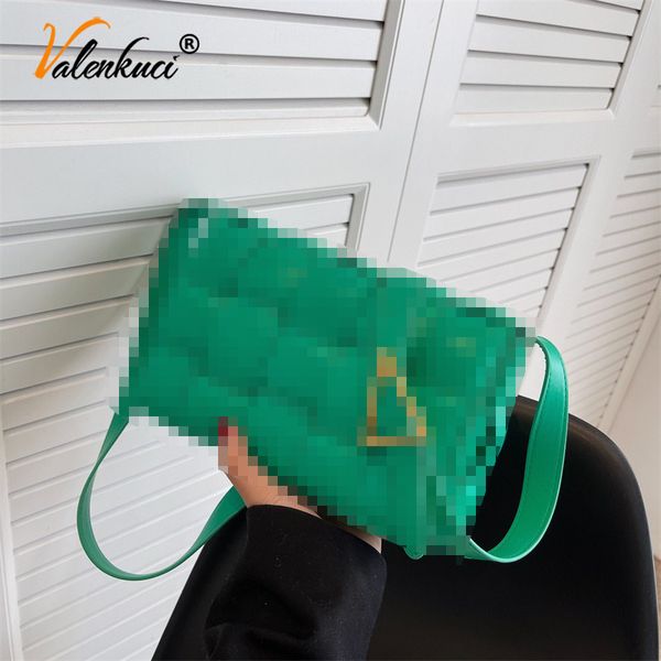 Classic checkerboard small square bag, fashionable solid color woven pattern, personalized women's bag, new spliced single shoulder diagonal cross bag 624-1, Orange
Classic checkerboard small square bag, fashionable solid color woven pattern, personalized women's bag, new spliced single shoulder diagonal cross bag 624-1, Orange