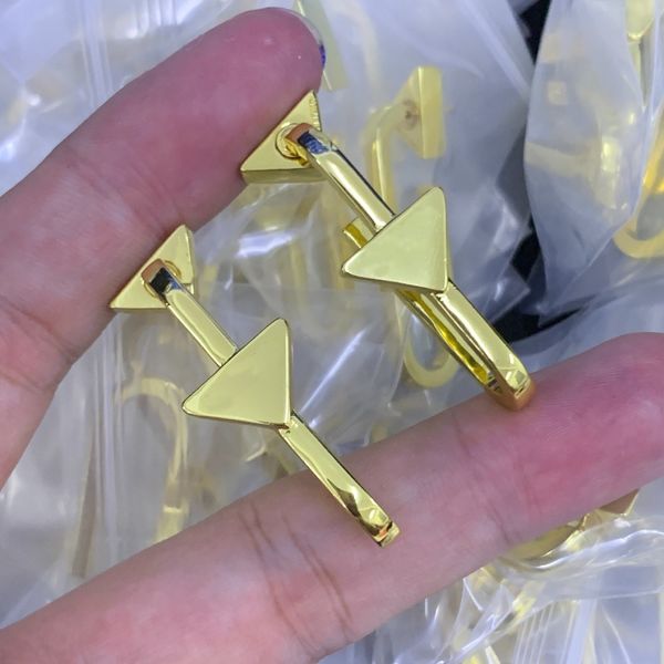 Fashion Hoop Gold Earrings Women Luxury Designer Letters Crystal Studs Embossed Stamp With Box
Fashion Hoop Gold Earrings Women Luxury Designer Letters Crystal Studs Embossed Stamp With Box
