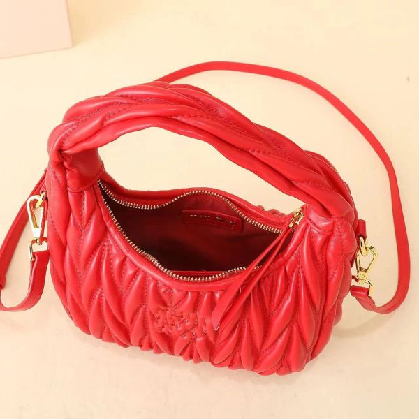 High-Fashion Monogrammed Travel Bag - Versatile and Durable — compare prices at CompareOffers