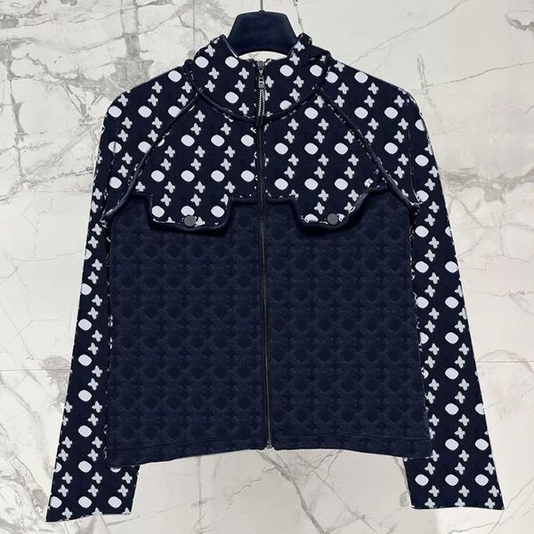 Jacket designer luxury women' floral hooded navy blue and white long sleeved zipper jacket for spring and autumn casual daily sportswear, A1
Jacket designer luxury women' floral hooded navy blue and white long sleeved zipper jacket for spring and autumn casual daily sportswear, A1
