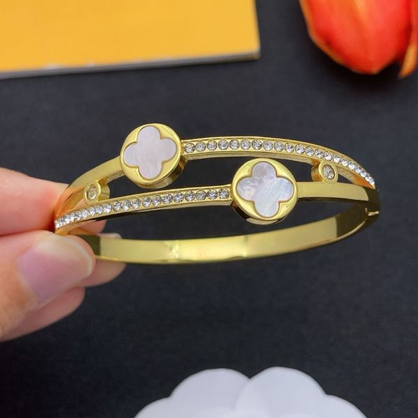 Luxury Diamond Bracelet for Women Classic Flower Mother-of-pearl Design 18K Gold-plated Bracelet Holiday Gift High Quality Wedding Jewelry
Luxury Diamond Bracelet for Women Classic Flower Mother-of-pearl Design 18K Gold-plated Bracelet Holiday Gift High Quality Wedding Jewelry