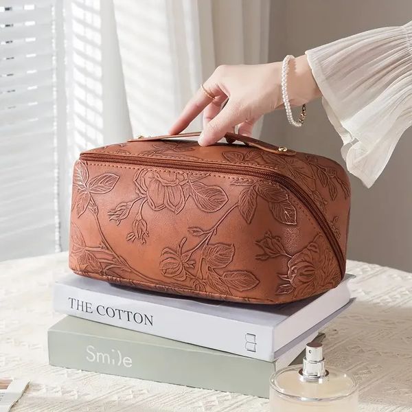 Vintage Flower Women Tote Cosmetic Bag Fashion Portable Pillow Makeup Orgainzer Pouch Washbag Large Capacity Travel Zipper Bag 251009