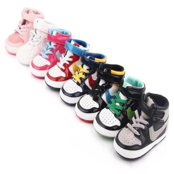 Baby First Walkers Designer Newborn Heart Print Sneakers Casual Shoes Soft Sole Prewalker Infant Baby Sports Shoes acb