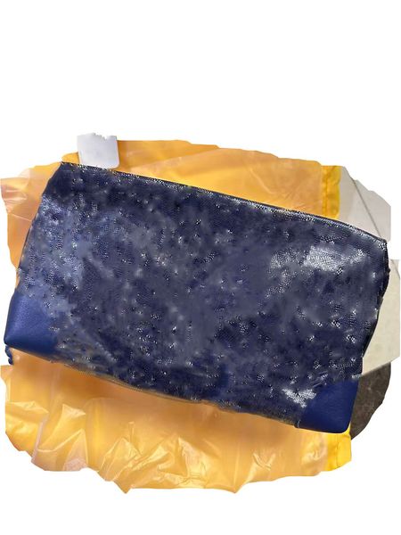 2025 designer bag classic fatty metalet balls shoulder diagonal leather bag Oil wax leather messenger bag 101301, Brown
2025 designer bag classic fatty metalet balls shoulder diagonal leather bag Oil wax leather messenger bag 101301, Brown