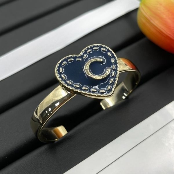 Designer Women's Bracelet Enamel Classic Letter Design Niche Unique Bracelet High Quality Gold Plated Bracelet Christmas Birthday Gift 
Designer Women's Bracelet Enamel Classic Letter Design Niche Unique Bracelet High Quality Gold Plated Bracelet Christmas Birthday Gift