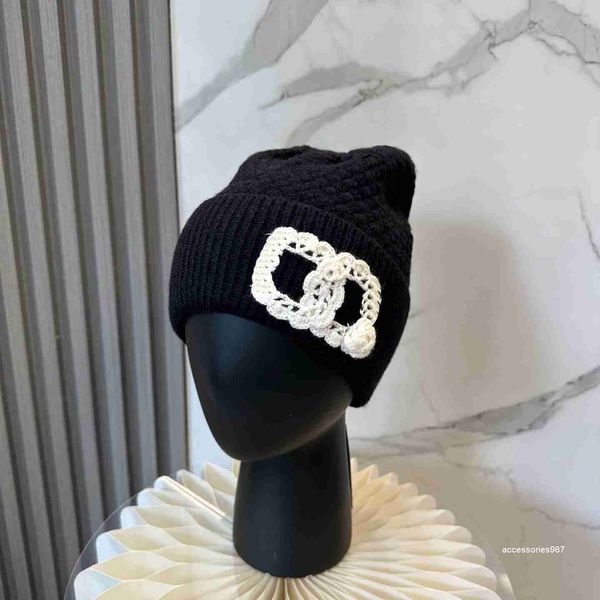 Beanie/Skull Caps knit designer beanie Luxury hat Knitted Woolen Hat Mens and womens winter outdoor thermal hat official website version Winter Alpine skiing