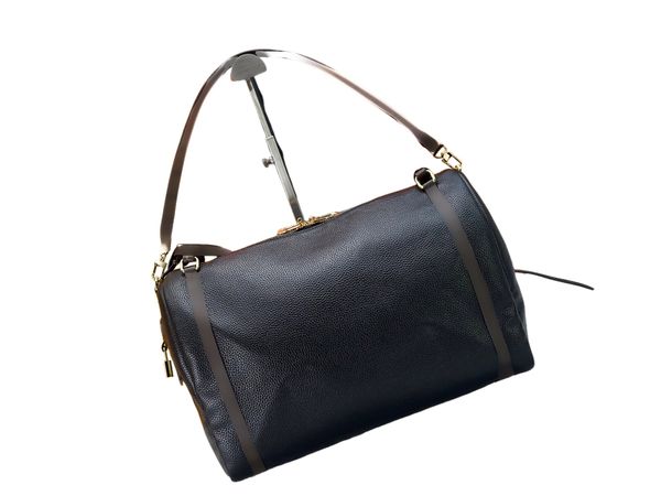 Chic Casual Bag Fea…