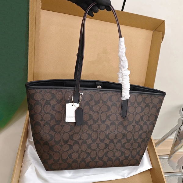 Designer Bag Shoulder Bags tote bags Laurel Bag Women Classic Handbag Ladies Designer Messenger Underarm Bag Lady Purse Brown Wallet Letter with hobo bag 001., Grey
Designer Bag Shoulder Bags tote bags Laurel Bag Women Classic Handbag Ladies Designer Messenger Underarm Bag Lady Purse Brown Wallet Letter with hobo bag 001., Grey