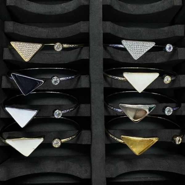 Classic Designer 18k Bracelets Open Bangle Bracelets Neutral Gold Silver Fashionable Luxury Women's Exquisite High-end Jewelry Accessories
Classic Designer 18k Bracelets Open Bangle Bracelets Neutral Gold Silver Fashionable Luxury Women's Exquisite High-end Jewelry Accessories