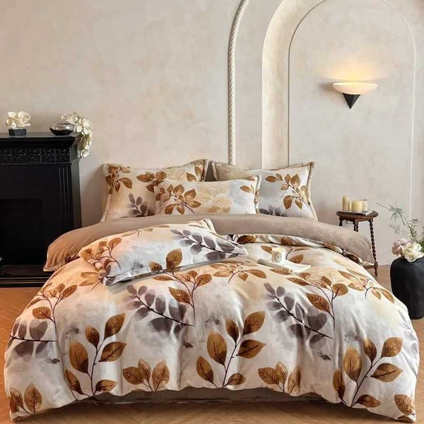 2025 new light luxury style high gram milk fleece 15m18m bed fourpiece printing warm bed sheet quilt cover H251020