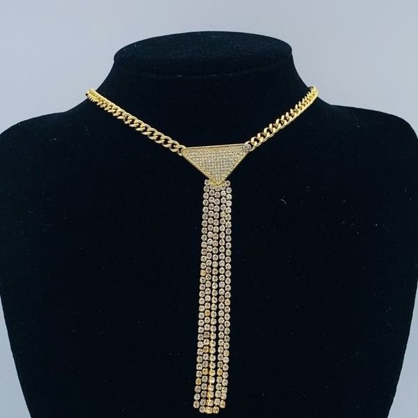 Designer Necklace Triangle Pendant Sweater Chain Diamond Tassel Luxury Jewelry Accessories Brand Letter Design Necklace High Quality Couple Holiday Gift
Designer Necklace Triangle Pendant Sweater Chain Diamond Tassel Luxury Jewelry Accessories Brand Letter Design Necklace High Quality Couple Holiday Gift