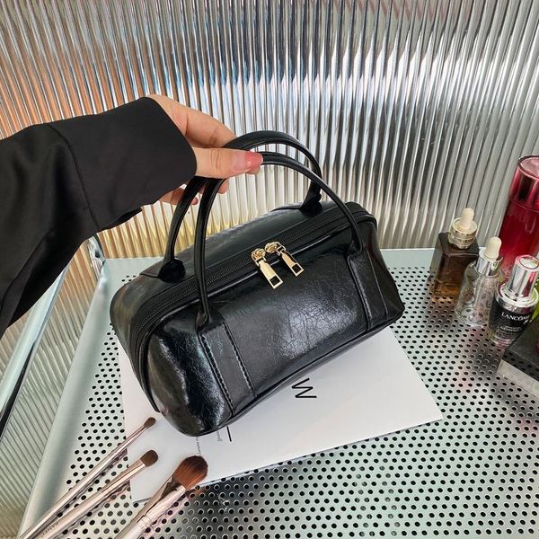 D927 Modern Women's… - image