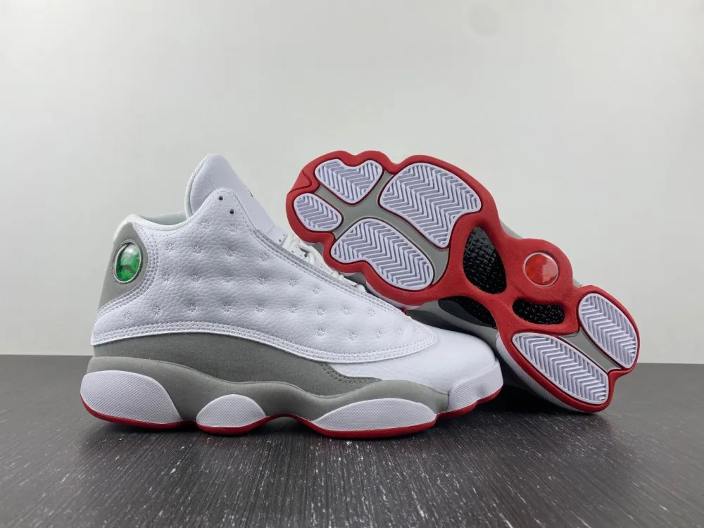release 13 wolf new grey basketball shoes 13s white true red-wolf grey mens designer shoes sports sneakers come with box size us7-13, White;red
release 13 wolf new grey basketball shoes 13s white true red-wolf grey mens designer shoes sports sneakers come with box size us7-13, White;red