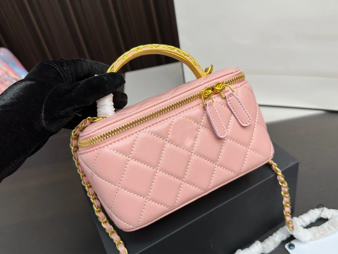 new women's hand makeup bag classic designer bag chain shoulder bag crossbody bag hardware independent handle handbag brand fashion dia
new women's hand makeup bag classic designer bag chain shoulder bag crossbody bag hardware independent handle handbag brand fashion dia