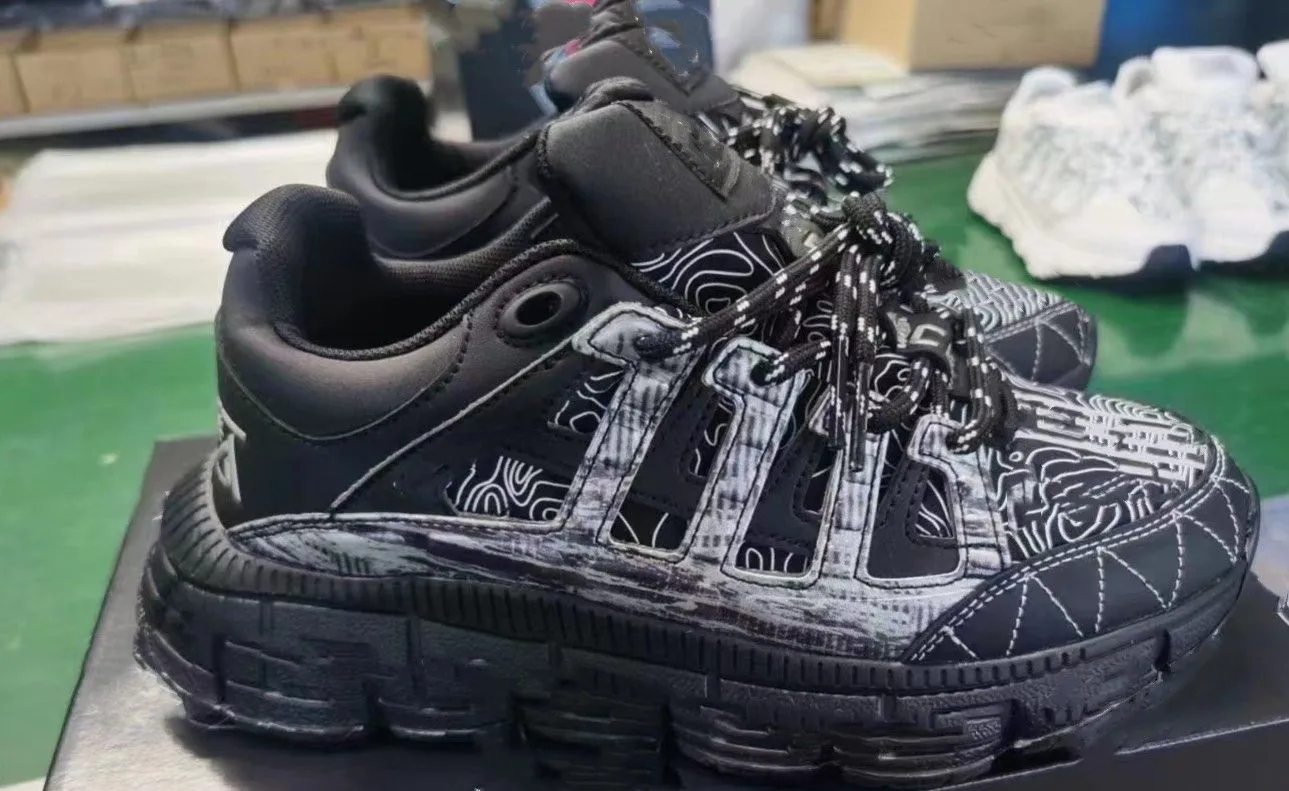 2023 casual shoes crystal bottom women mens casual shoes dad platform trainers triple s sneaker designer flat sneakers shoes, Black
2023 casual shoes crystal bottom women mens casual shoes dad platform trainers triple s sneaker designer flat sneakers shoes, Black