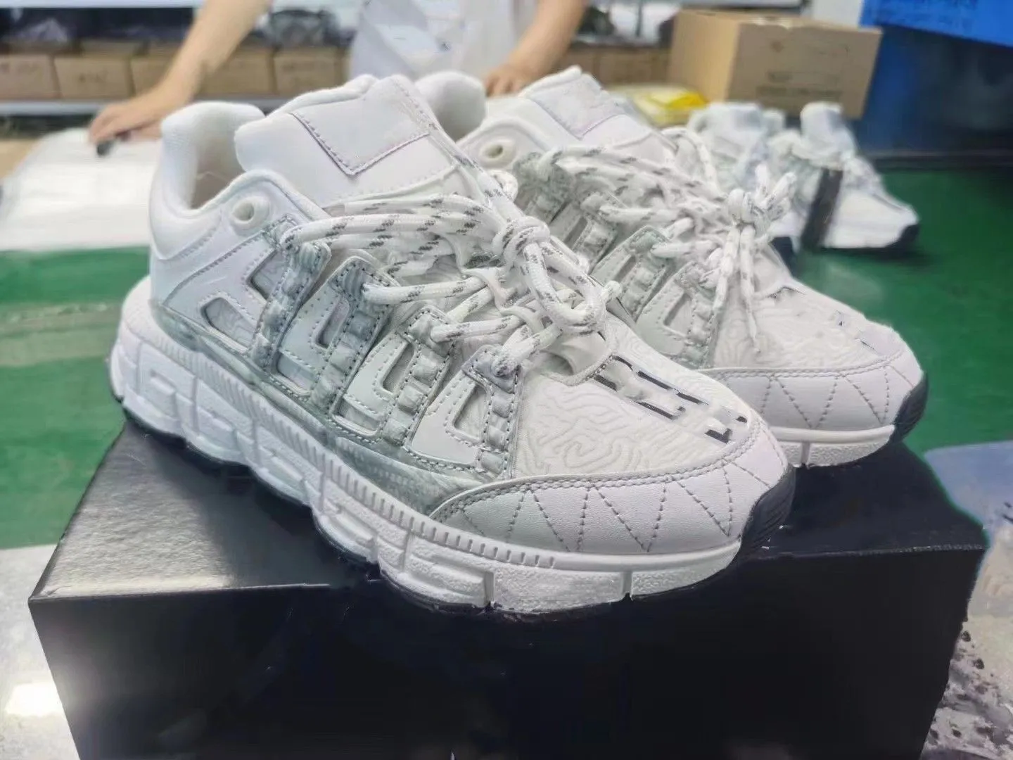 2023 shoes designer women sneakers golden fashion men women casual shoes white leather shoe quality nylon printed platform trainers shoes, Black
2023 shoes designer women sneakers golden fashion men women casual shoes white leather shoe quality nylon printed platform trainers shoes, Black