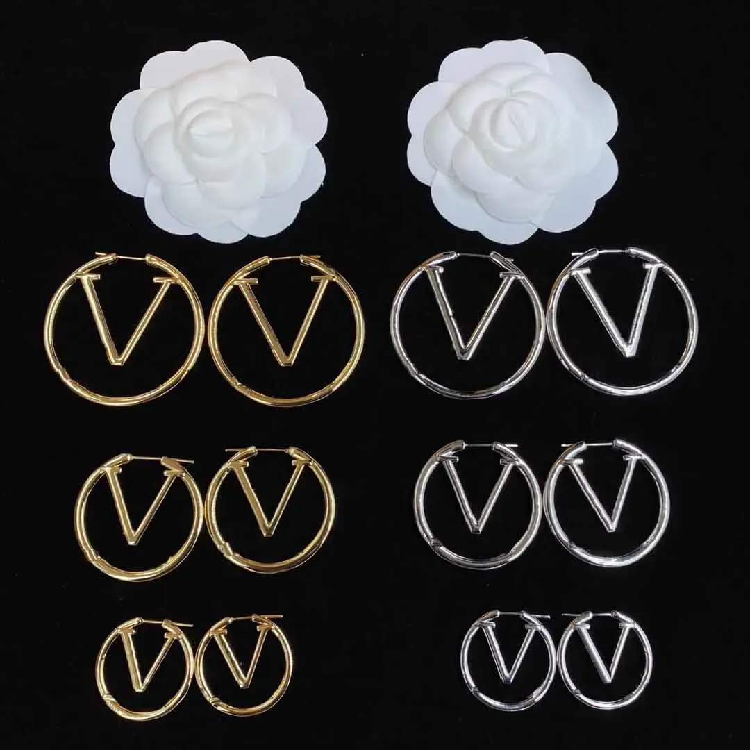 fashion designer hoop earrings 3/4/5cm classic letter 2colors gold and silver big circle simple earrings initial womens ladies jewelry earri, Golden
fashion designer hoop earrings 3/4/5cm classic letter 2colors gold and silver big circle simple earrings initial womens ladies jewelry earri, Golden