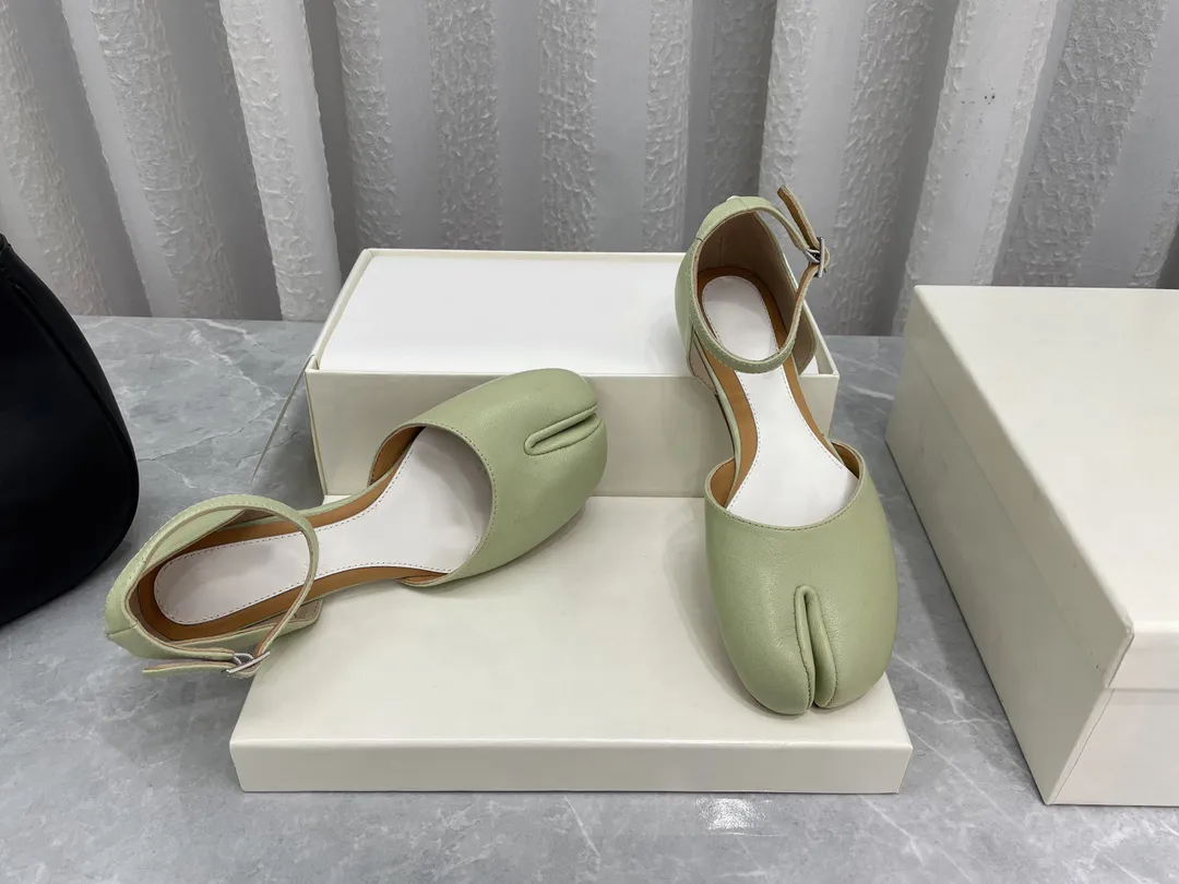 margiela sandals women's dress shoes 2023 spring and summer designer models fashion leather round head split toe low heel outdoor walki, Black
margiela sandals women's dress shoes 2023 spring and summer designer models fashion leather round head split toe low heel outdoor walki, Black