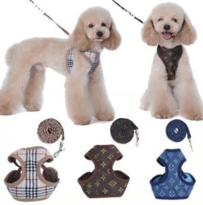 7 colores Collares para perros Clásico Presbicia Diseñador Cartas Patrón Estampado Correas PU Cuero Moda Ajustable Perros Gatos Correa para el cuello Arneses lindos para mascotas Conjunto al por mayor