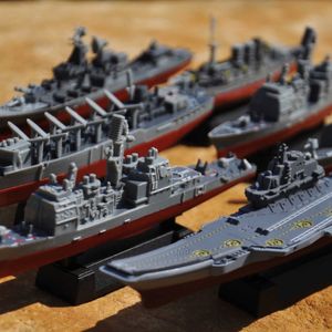 8 unids/set 4D ensamblar crucero militar destructor submarino nuclear modelo de construcción kit rompecabezas juguetes para niños niños Brinquedos Q0624