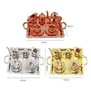 8pcs / set Dollhouse Miniature Vin and Tea Set avec plaque carrée en métal argent / or / cuivre Potcups Doll House Kitchen Decoration