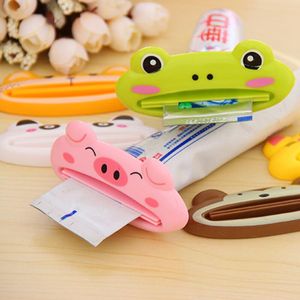 9 * 4 cm Animal de dibujos animados Exprimidor de pasta de dientes de plástico Baño Soporte para cepillo de dientes Juegos de baño Productos básicos para el hogar Accesorios de cocina creativos LX3895