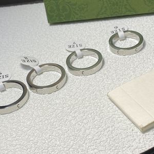 925 diseñador de plata esterlina mujeres anillo hombres joyería de lujo moda unisex plata acero inoxidable mujeres boda encanto joyería fiesta regalo accesorios al por mayor J102