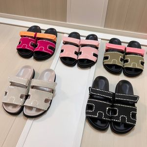 Designer Slide Slippers Bage Sandales plates classiques coulissantes Couions en cuir de luxe Summer Lady Le cuir tongs en cuir Men Femmes Sandale Sandale
