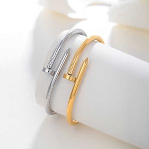 Un bracelet de couple à ouverture classique en acier inoxydable, nouvelle niche de style chinois, ne se décolore pas, sans diamant, simple et polyvalent, or 18 carats 7FMJ